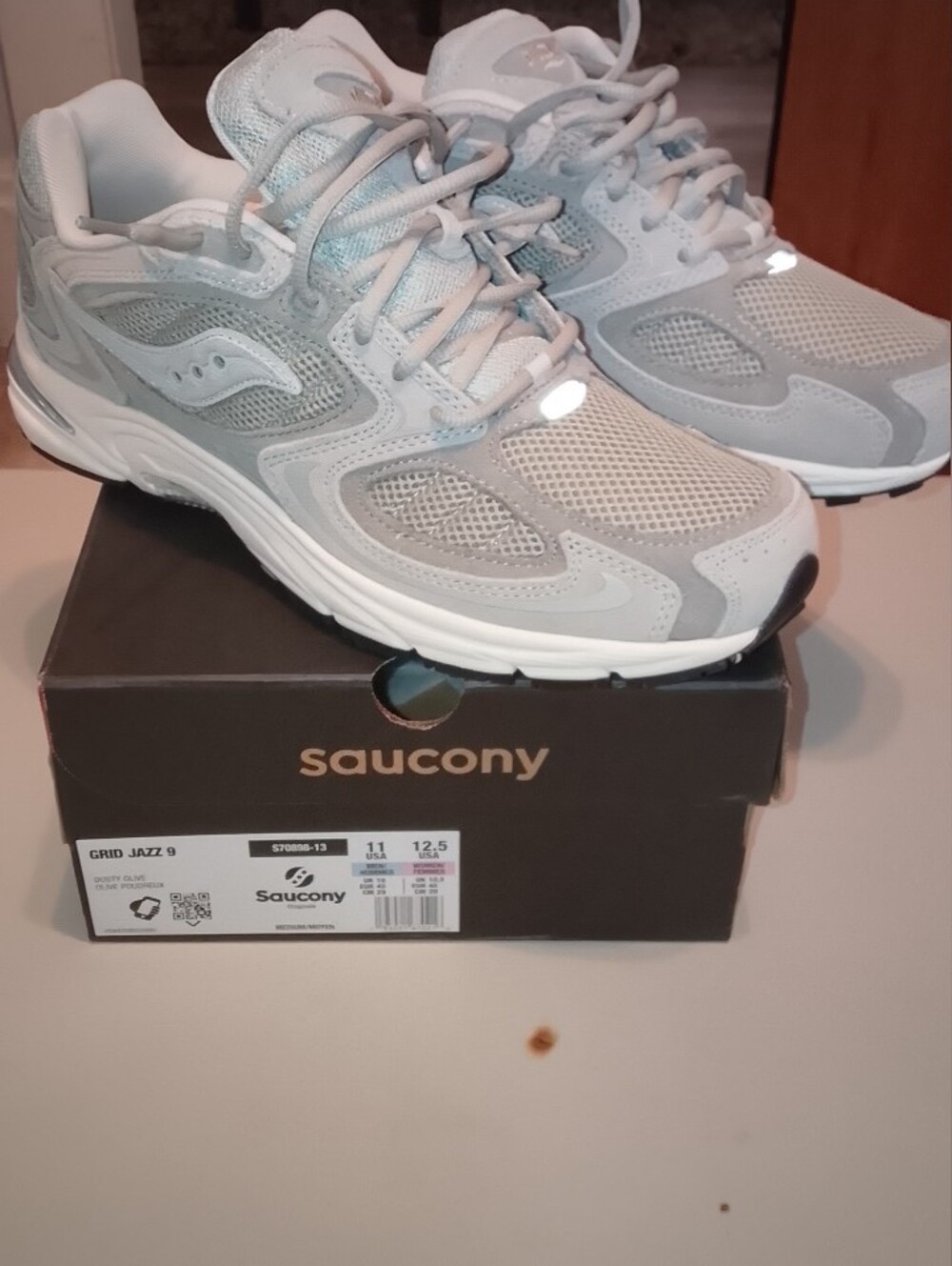 BNIB SAUCONY GRID JAZZ 9